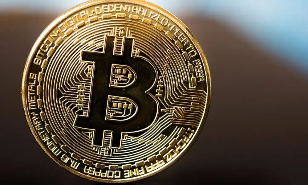 What are the business applications of blockchain beyond digital currency?